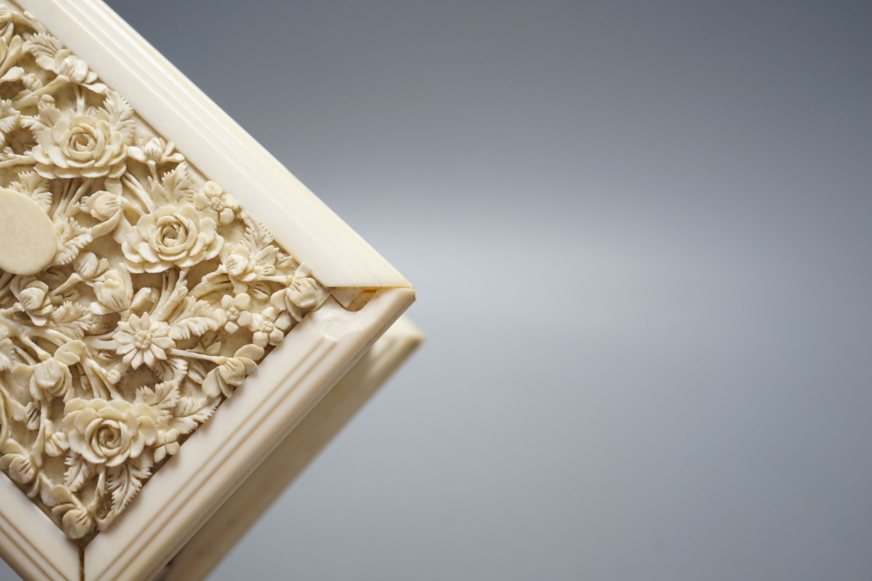 A 19th century carved Ivory Cantonese box, 12.5 cms wide.